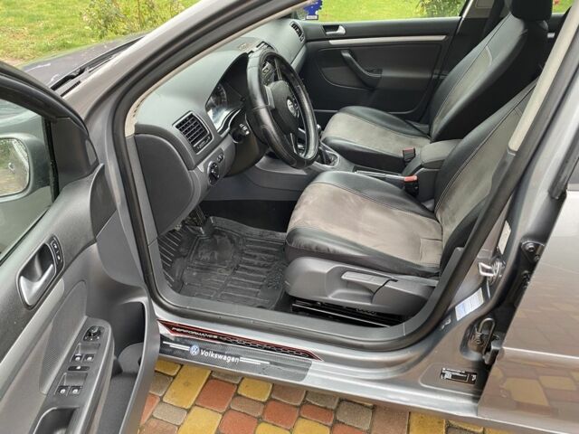 Сірий Фольксваген Гольф, об'ємом двигуна 1.4 л та пробігом 270 тис. км за 4100 $, фото 11 на Automoto.ua