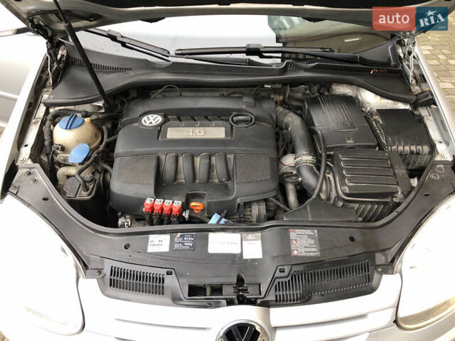 Сірий Фольксваген Гольф, об'ємом двигуна 1.6 л та пробігом 256 тис. км за 5999 $, фото 28 на Automoto.ua