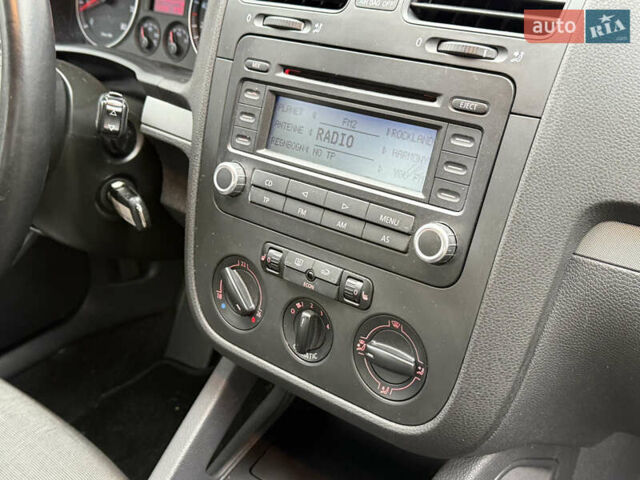 Серый Фольксваген Гольф, объемом двигателя 1.4 л и пробегом 236 тыс. км за 5500 $, фото 15 на Automoto.ua