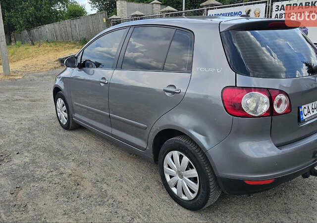 Серый Фольксваген Гольф, объемом двигателя 1.39 л и пробегом 270 тыс. км за 6000 $, фото 4 на Automoto.ua