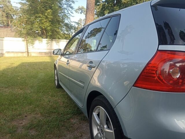 Серый Фольксваген Гольф, объемом двигателя 1.6 л и пробегом 236 тыс. км за 5500 $, фото 5 на Automoto.ua