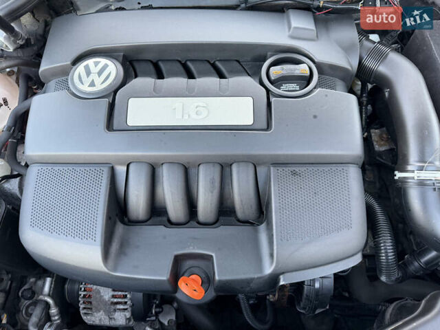 Сірий Фольксваген Гольф, об'ємом двигуна 1.6 л та пробігом 184 тис. км за 8499 $, фото 85 на Automoto.ua