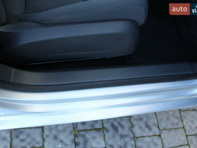 Серый Фольксваген Гольф, объемом двигателя 1.6 л и пробегом 195 тыс. км за 5990 $, фото 73 на Automoto.ua