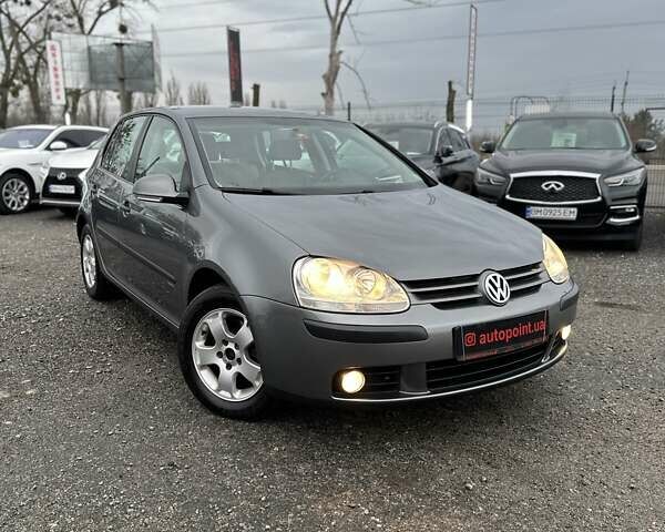 Серый Фольксваген Гольф, объемом двигателя 1.4 л и пробегом 233 тыс. км за 6750 $, фото 3 на Automoto.ua