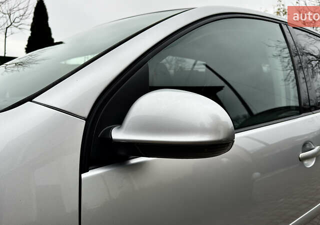 Серый Фольксваген Гольф, объемом двигателя 1.6 л и пробегом 178 тыс. км за 6556 $, фото 82 на Automoto.ua