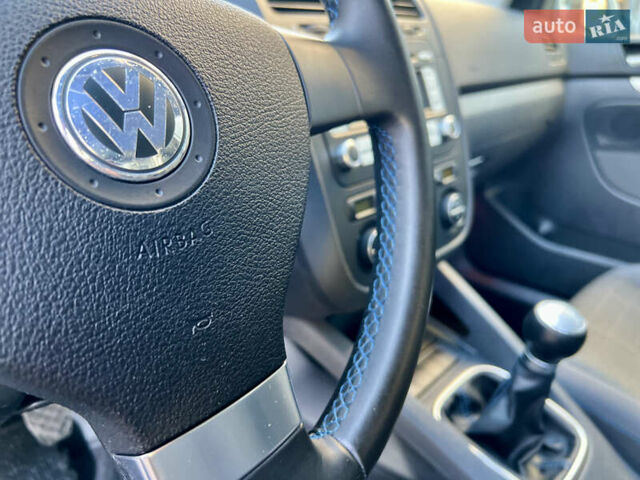 Сірий Фольксваген Гольф, об'ємом двигуна 1.4 л та пробігом 185 тис. км за 6450 $, фото 75 на Automoto.ua