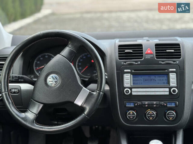 Серый Фольксваген Гольф, объемом двигателя 1.4 л и пробегом 169 тыс. км за 5700 $, фото 25 на Automoto.ua