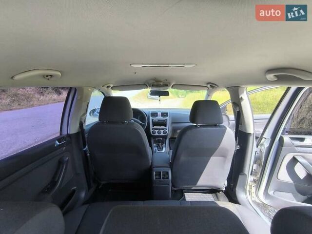 Серый Фольксваген Гольф, объемом двигателя 1.6 л и пробегом 268 тыс. км за 5900 $, фото 24 на Automoto.ua