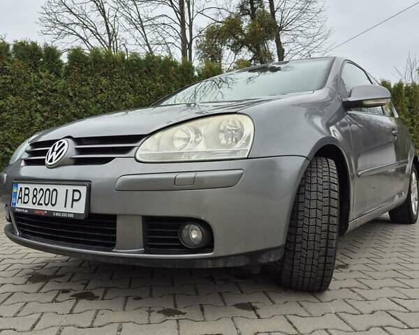 Сірий Фольксваген Гольф, об'ємом двигуна 1.6 л та пробігом 255 тис. км за 5600 $, фото 1 на Automoto.ua