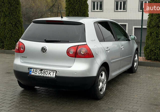 Серый Фольксваген Гольф, объемом двигателя 1.4 л и пробегом 239 тыс. км за 5150 $, фото 11 на Automoto.ua