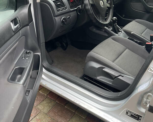 Сірий Фольксваген Гольф, об'ємом двигуна 1.9 л та пробігом 220 тис. км за 5899 $, фото 7 на Automoto.ua