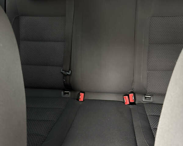 Серый Фольксваген Гольф, объемом двигателя 1.9 л и пробегом 298 тыс. км за 5600 $, фото 28 на Automoto.ua