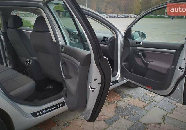 Серый Фольксваген Гольф, объемом двигателя 0 л и пробегом 200 тыс. км за 7100 $, фото 130 на Automoto.ua