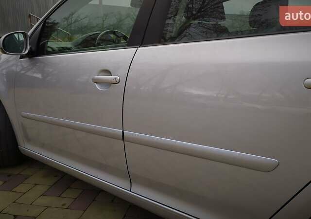 Сірий Фольксваген Гольф, об'ємом двигуна 1.6 л та пробігом 200 тис. км за 6950 $, фото 92 на Automoto.ua