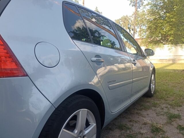 Серый Фольксваген Гольф, объемом двигателя 1.6 л и пробегом 236 тыс. км за 5500 $, фото 3 на Automoto.ua