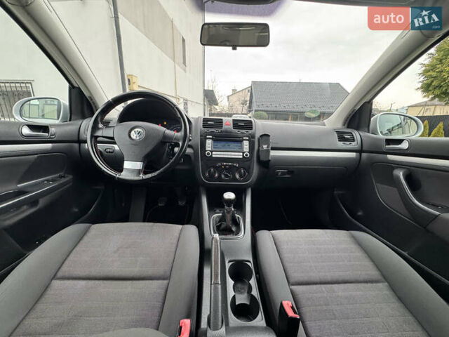 Сірий Фольксваген Гольф, об'ємом двигуна 1.6 л та пробігом 209 тис. км за 5999 $, фото 16 на Automoto.ua