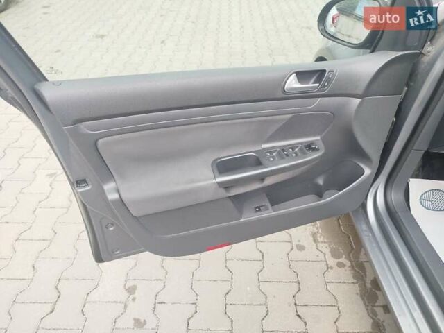 Сірий Фольксваген Гольф, об'ємом двигуна 1.4 л та пробігом 180 тис. км за 5000 $, фото 19 на Automoto.ua