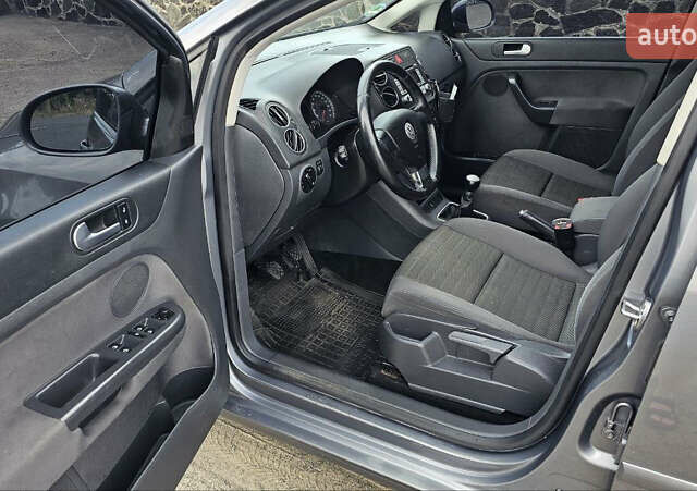 Серый Фольксваген Гольф, объемом двигателя 1.39 л и пробегом 270 тыс. км за 6000 $, фото 6 на Automoto.ua