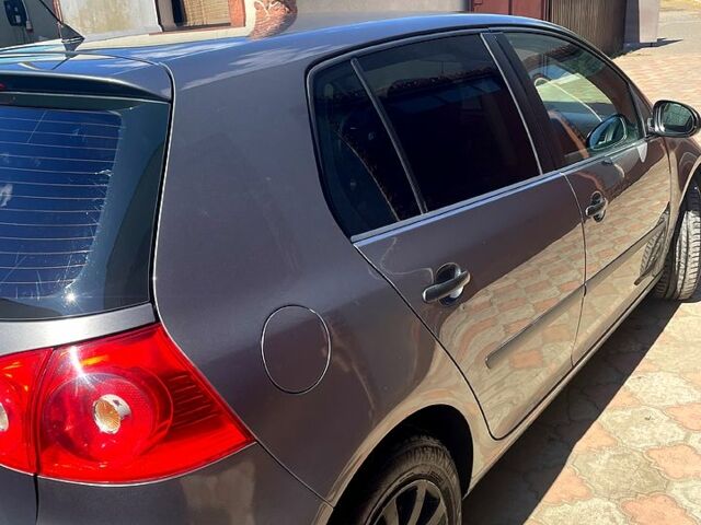 Серый Фольксваген Гольф, объемом двигателя 2 л и пробегом 300 тыс. км за 6100 $, фото 5 на Automoto.ua