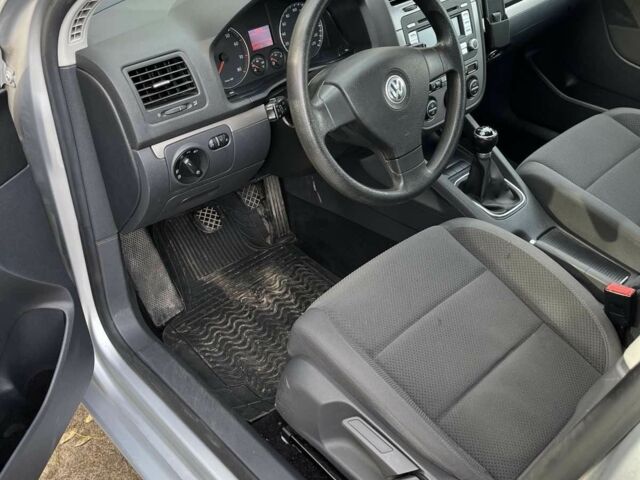 Серый Фольксваген Гольф, объемом двигателя 1.4 л и пробегом 204 тыс. км за 5400 $, фото 6 на Automoto.ua