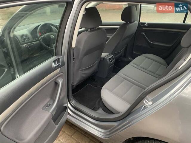 Сірий Фольксваген Гольф, об'ємом двигуна 1.6 л та пробігом 164 тис. км за 5700 $, фото 14 на Automoto.ua