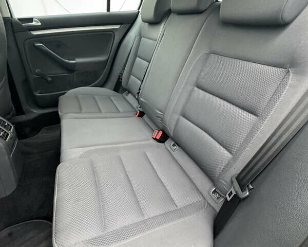 Сірий Фольксваген Гольф, об'ємом двигуна 1.6 л та пробігом 229 тис. км за 4750 $, фото 23 на Automoto.ua