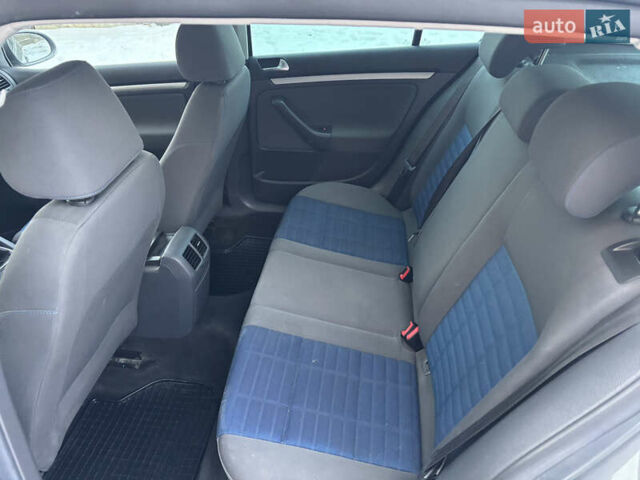 Серый Фольксваген Гольф, объемом двигателя 1.6 л и пробегом 211 тыс. км за 6199 $, фото 17 на Automoto.ua