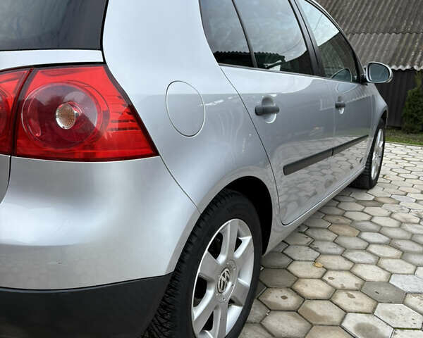 Сірий Фольксваген Гольф, об'ємом двигуна 1.6 л та пробігом 208 тис. км за 6100 $, фото 2 на Automoto.ua