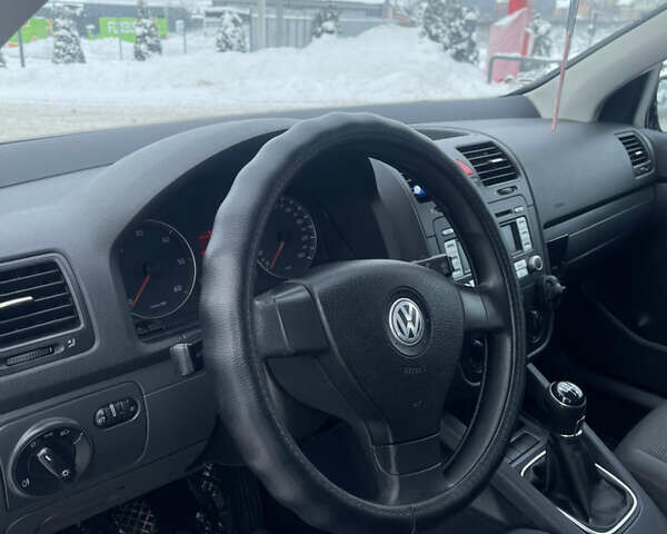 Серый Фольксваген Гольф, объемом двигателя 1.9 л и пробегом 220 тыс. км за 5599 $, фото 4 на Automoto.ua