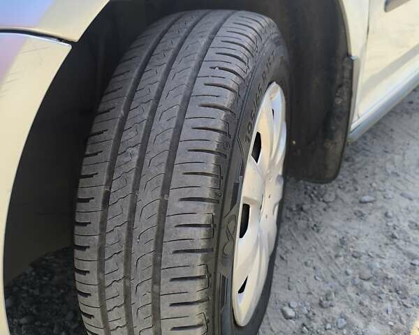 Серый Фольксваген Гольф, объемом двигателя 1.6 л и пробегом 268 тыс. км за 5900 $, фото 31 на Automoto.ua