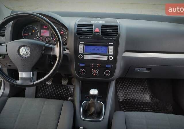 Серый Фольксваген Гольф, объемом двигателя 0 л и пробегом 200 тыс. км за 7100 $, фото 115 на Automoto.ua