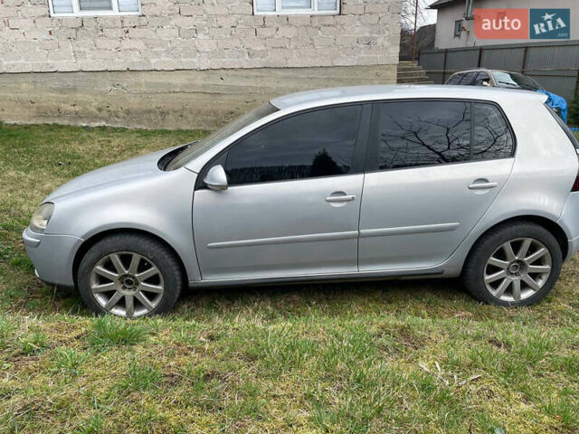 Серый Фольксваген Гольф, объемом двигателя 1.6 л и пробегом 228 тыс. км за 4200 $, фото 1 на Automoto.ua