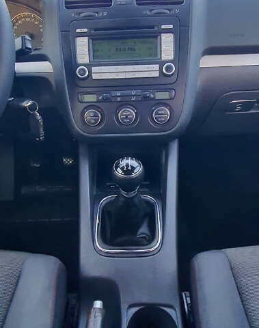 Сірий Фольксваген Гольф, об'ємом двигуна 1.6 л та пробігом 188 тис. км за 5350 $, фото 9 на Automoto.ua