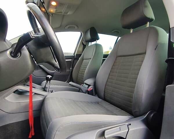 Серый Фольксваген Гольф, объемом двигателя 1.4 л и пробегом 221 тыс. км за 5600 $, фото 29 на Automoto.ua