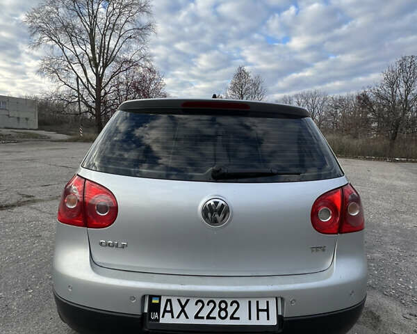 Серый Фольксваген Гольф, объемом двигателя 1.9 л и пробегом 250 тыс. км за 5600 $, фото 4 на Automoto.ua