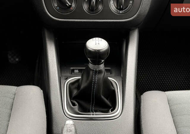 Сірий Фольксваген Гольф, об'ємом двигуна 1.4 л та пробігом 240 тис. км за 5290 $, фото 33 на Automoto.ua