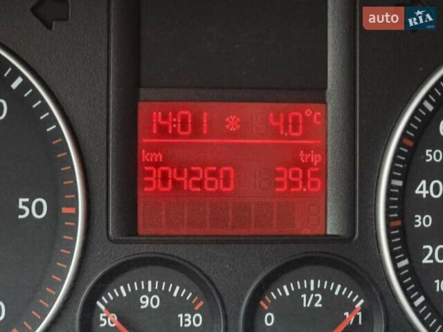 Серый Фольксваген Гольф, объемом двигателя 1.9 л и пробегом 304 тыс. км за 5600 $, фото 15 на Automoto.ua