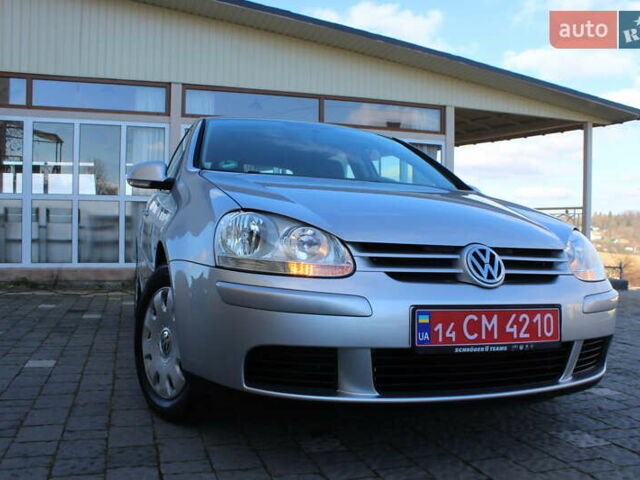 Серый Фольксваген Гольф, объемом двигателя 1.6 л и пробегом 195 тыс. км за 5890 $, фото 2 на Automoto.ua