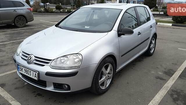 Сірий Фольксваген Гольф, об'ємом двигуна 1.39 л та пробігом 252 тис. км за 6000 $, фото 1 на Automoto.ua