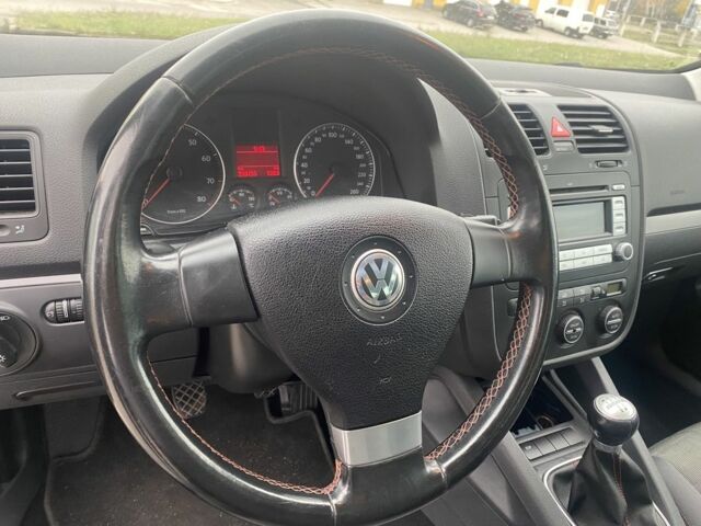 Серый Фольксваген Гольф, объемом двигателя 1.6 л и пробегом 240 тыс. км за 5999 $, фото 4 на Automoto.ua