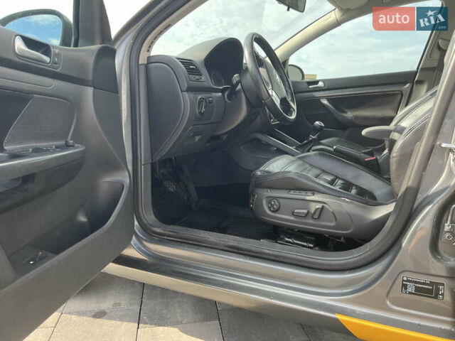 Сірий Фольксваген Гольф, об'ємом двигуна 1.97 л та пробігом 430 тис. км за 7200 $, фото 12 на Automoto.ua