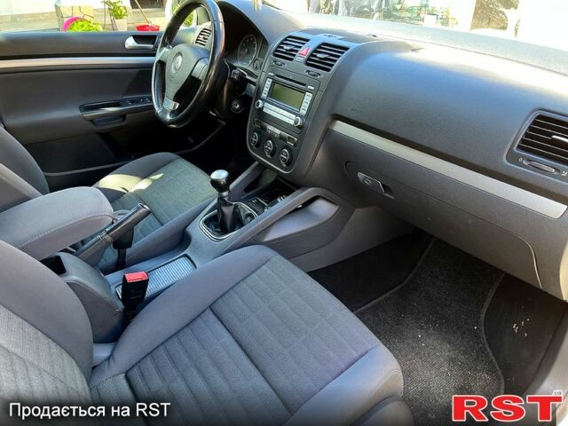 Сірий Фольксваген Гольф, об'ємом двигуна 1.6 л та пробігом 179 тис. км за 5300 $, фото 7 на Automoto.ua