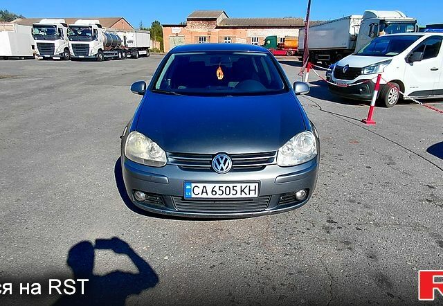 Серый Фольксваген Гольф, объемом двигателя 1.4 л и пробегом 262 тыс. км за 4650 $, фото 2 на Automoto.ua