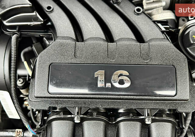 Серый Фольксваген Гольф, объемом двигателя 1.6 л и пробегом 178 тыс. км за 6556 $, фото 70 на Automoto.ua