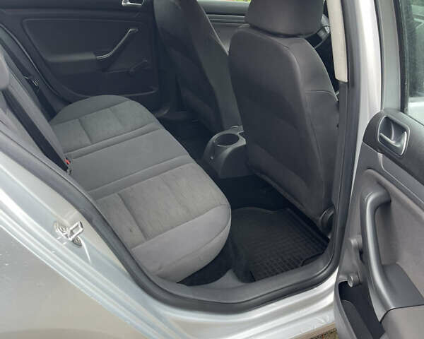 Сірий Фольксваген Гольф, об'ємом двигуна 1.9 л та пробігом 220 тис. км за 5899 $, фото 10 на Automoto.ua