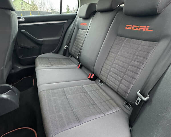 Сірий Фольксваген Гольф, об'ємом двигуна 1.6 л та пробігом 209 тис. км за 5999 $, фото 29 на Automoto.ua