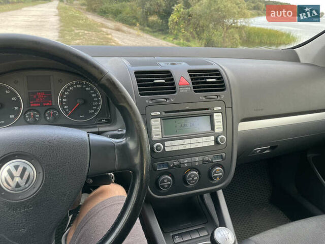 Сірий Фольксваген Гольф, об'ємом двигуна 1.6 л та пробігом 280 тис. км за 5500 $, фото 20 на Automoto.ua
