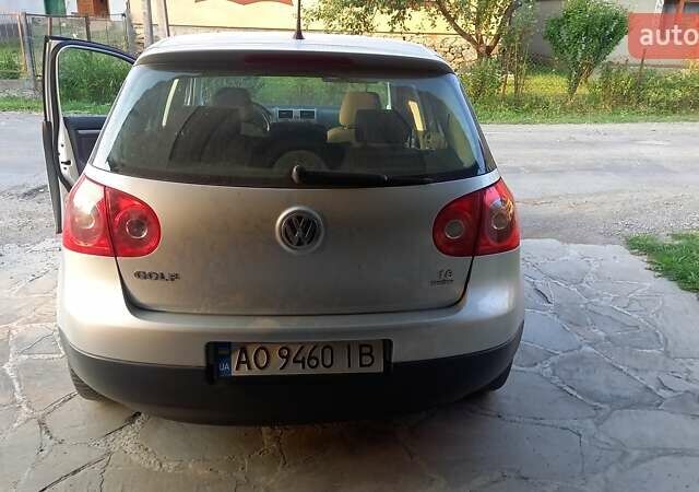 Сірий Фольксваген Гольф, об'ємом двигуна 1.6 л та пробігом 255 тис. км за 6000 $, фото 4 на Automoto.ua
