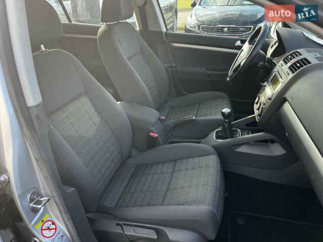 Сірий Фольксваген Гольф, об'ємом двигуна 1.4 л та пробігом 184 тис. км за 4899 $, фото 21 на Automoto.ua