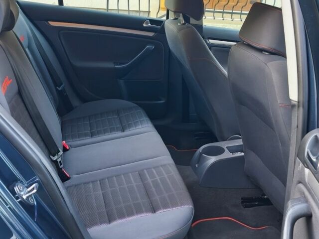 Серый Фольксваген Гольф, объемом двигателя 1.4 л и пробегом 230 тыс. км за 5728 $, фото 7 на Automoto.ua